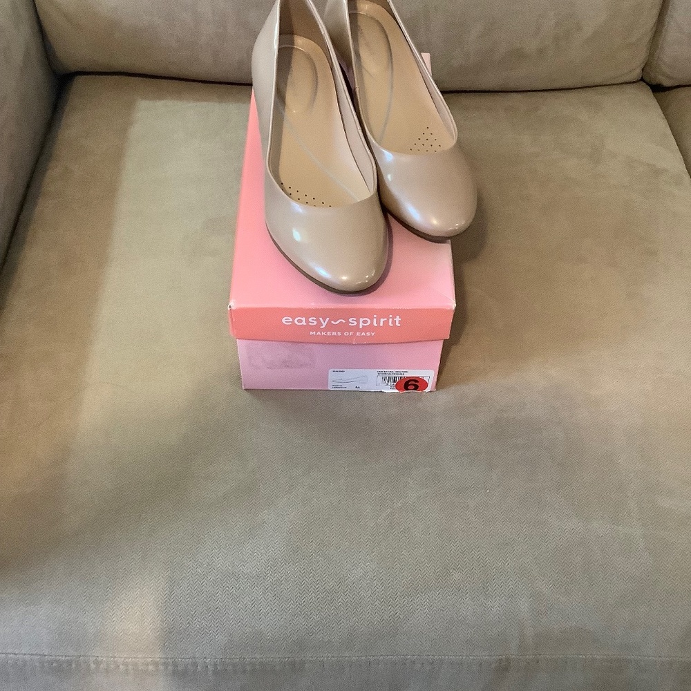 Shoes - Picture 1 of 3
